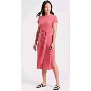 Athleta Essence Keyhole Midi Dress Size Medium in Pink